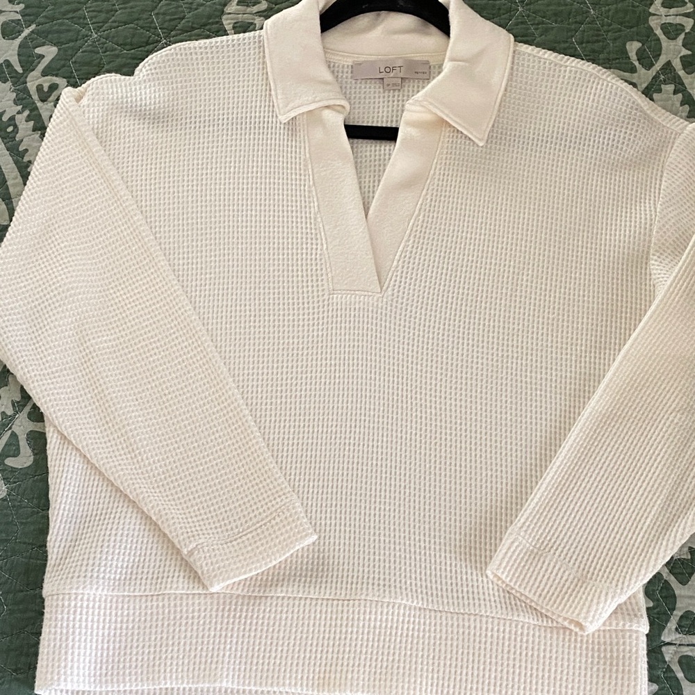 LOFT Women's Ivory V-Neck Sweater